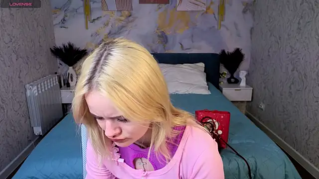 Tessa Ashe online show from 5, 4, 2026