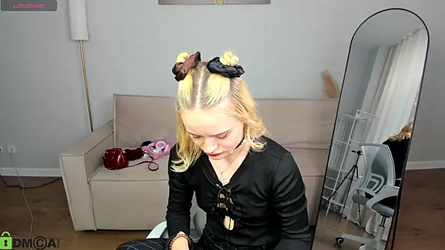 Tessa Ashe online show from 13, 4, 2026