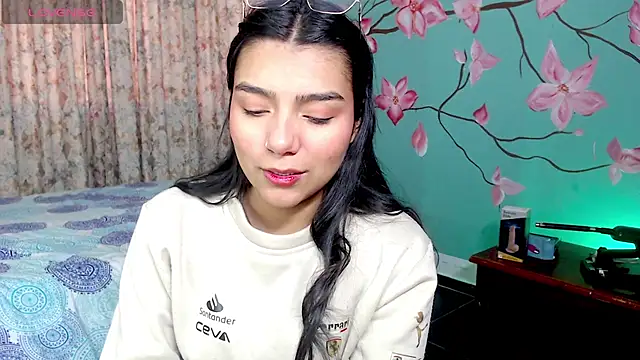 NoelleVireaux online show from 27, 2, 2026