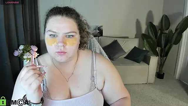 Snapshot of SofiRoce chatting on 23, 7, 2026 SofiRoce online show from 23, 7, 2026