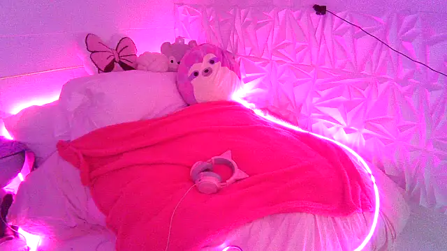 Moongirl117 online show from 28, 2, 2026