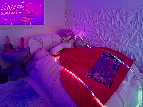 Moongirl117 online show from 6, 3, 2026