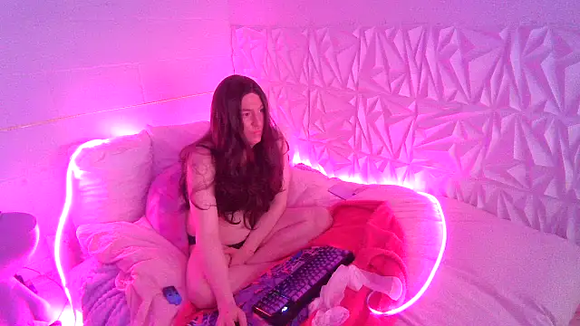 Moongirl117 online show from 28, 2, 2026