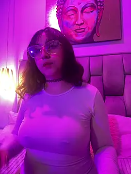 Snapshot of Maddie-LesYoux chatting on 24, 3, 2026 Maddie-LesYoux online show from 24, 3, 2026