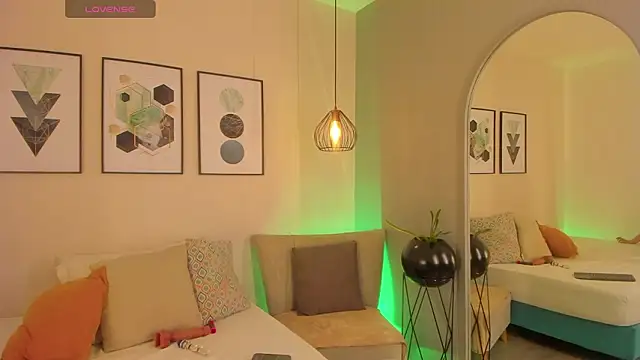 ariavelvet  online show from 17, 3, 2026