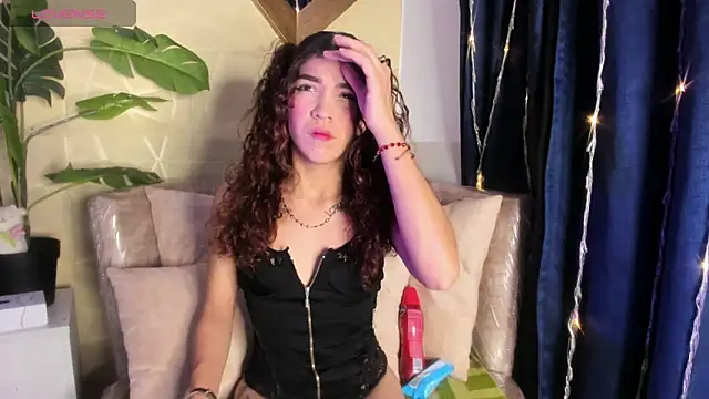 Snapshot of evelyn__rose1 chatting on 1, 5, 2026 evelyn rose1 online show from 1, 5, 2026