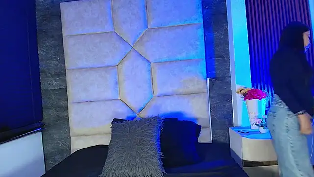 Ariia Monroee online show from 9, 5, 2026