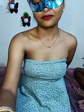 Snapshot of Sweet_Cpl_ chatting on 5, 5, 2026 Sweet Cpl online show from 5, 5, 2026