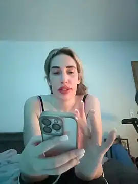 JuliaPrivat online show from 4, 3, 2026