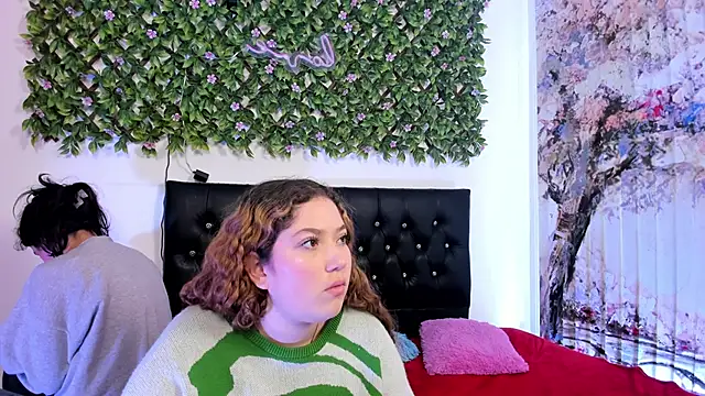 Snapshot of valeria_and_zoe chatting on 20, 5, 2026 valeria and zoe online show from 20, 5, 2026
