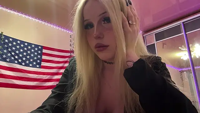 Mollywannatouch online show from 4, 3, 2026