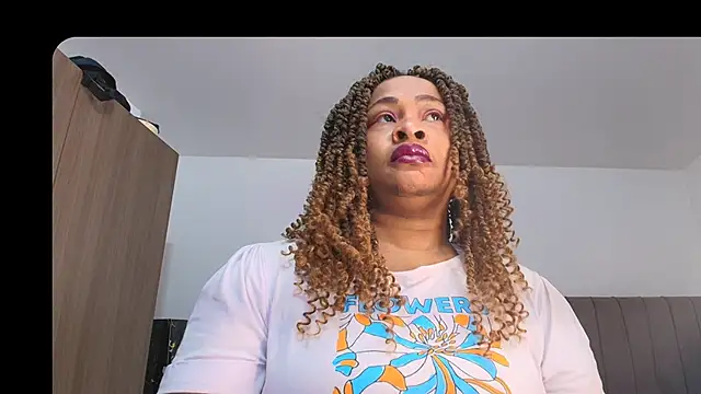 luxy benet online show from 4, 6, 2026