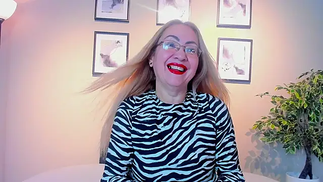 Snapshot of Victoria_Firee chatting on 16, 5, 2026 Victoria Firee online show from 16, 5, 2026