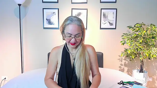 Victoria Firee online show from 7, 4, 2026