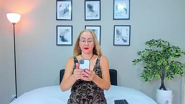 Snapshot of Victoria_Firee chatting on 23, 5, 2026 Victoria Firee online show from 23, 5, 2026