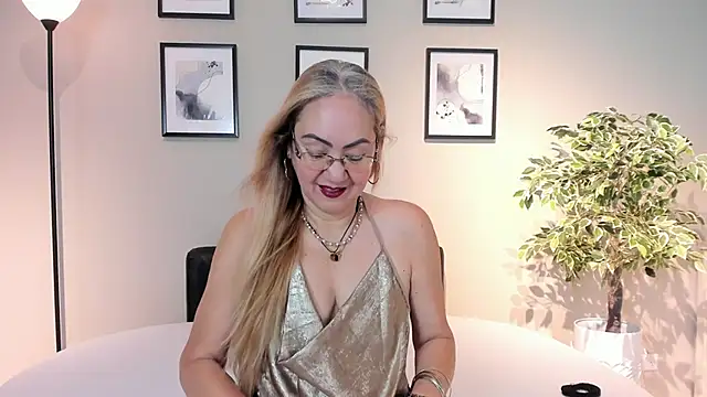 Victoria Firee online show from 21, 3, 2026