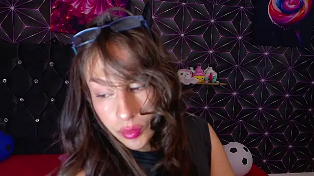 Snapshot of Miis_Beella chatting on 9, 7, 2026 Miis Beella online show from 9, 7, 2026