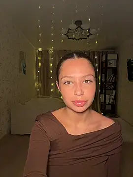 Fragile Tease online show from 12, 3, 2026