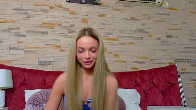 LannaSkyy online show from 6, 3, 2026