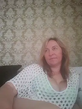 Snapshot of ChristinaYork chatting on 4, 6, 2026 ChristinaYork online show from 4, 6, 2026