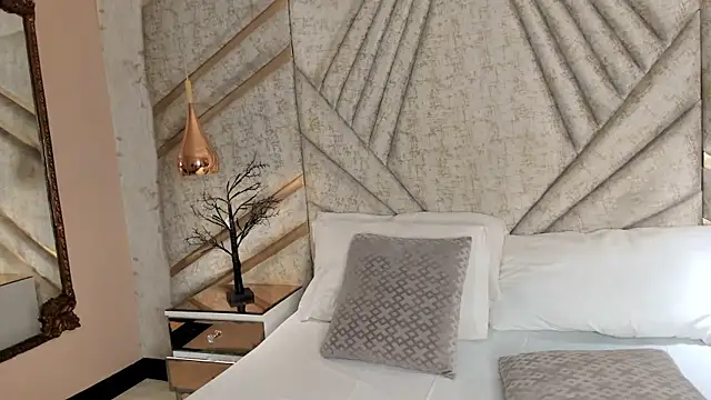 EmeelyMuller online show from 12, 4, 2026