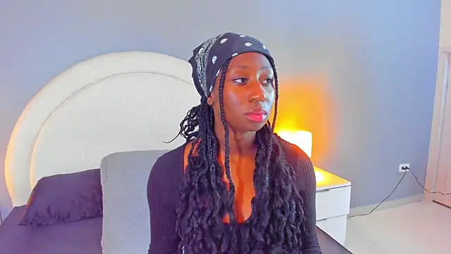 zoepinkett online show from 28, 2, 2026