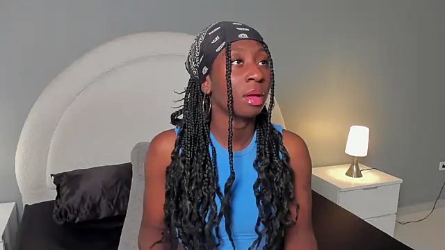 zoepinkett online show from 30, 3, 2026