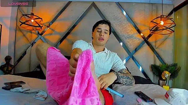 EXCLUSIVE8 online show from 13, 4, 2026