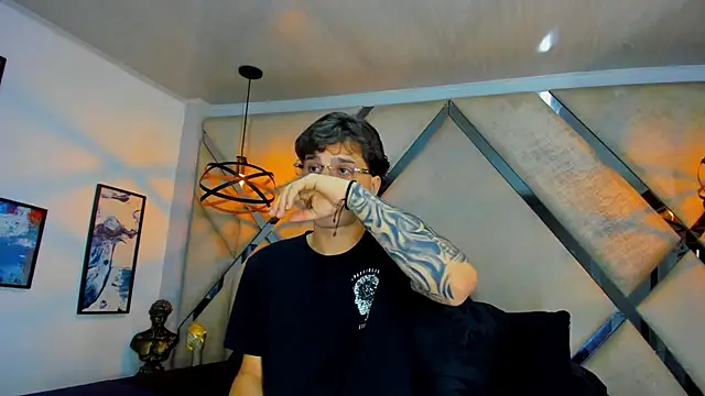 EXCLUSIVE8 online show from 2, 4, 2026