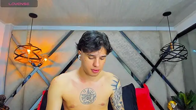 EXCLUSIVE8 online show from 29, 4, 2026