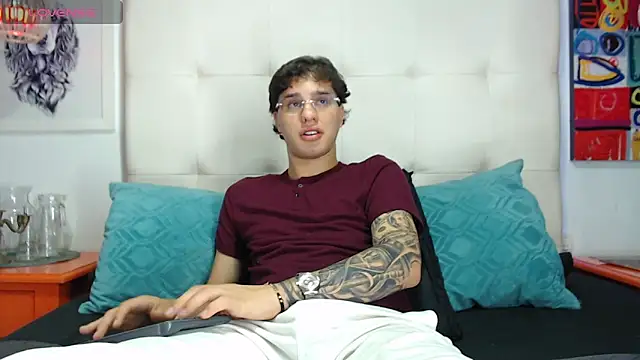 EXCLUSIVE8 online show from 25, 3, 2026