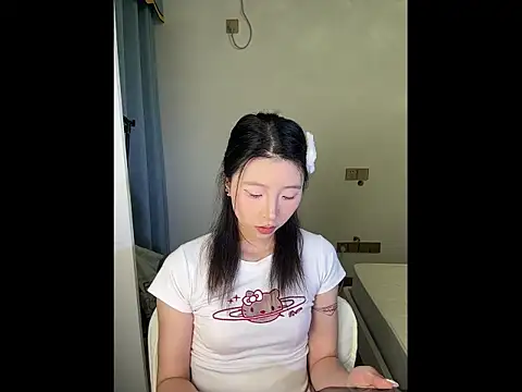 Y--F--LOVE online show from 2, 4, 2026