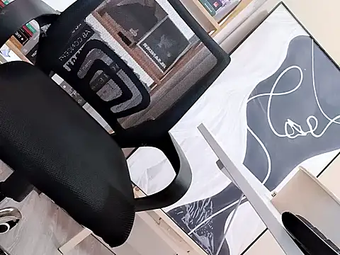 LeNaLyy online show from 7, 3, 2026