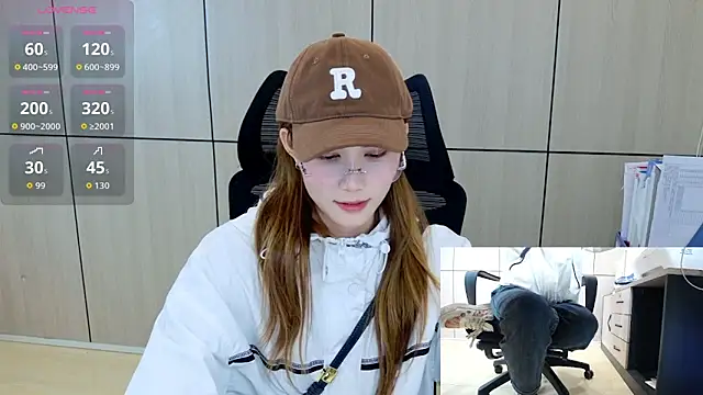 Snapshot of zhen-68 chatting on 30, 4, 2026 zhen-68 online show from 30, 4, 2026