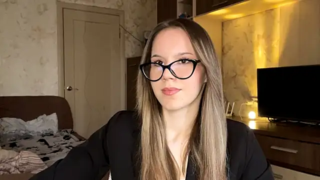 PrettyReal online show from 6, 3, 2026