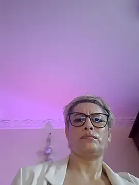 LunaBlaise online show from 15, 4, 2026