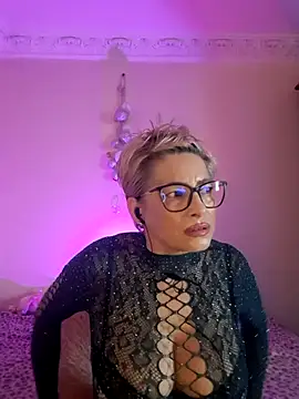 LunaBlaise online show from 18, 4, 2026