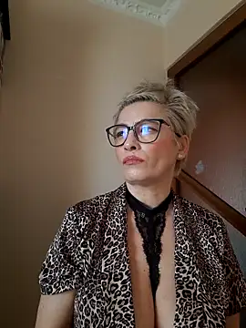 LunaBlaise online show from 17, 3, 2026