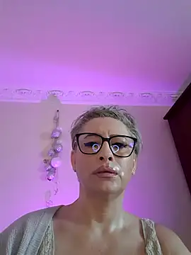 Snapshot of LunaBlaise chatting on 7, 5, 2026 LunaBlaise online show from 7, 5, 2026