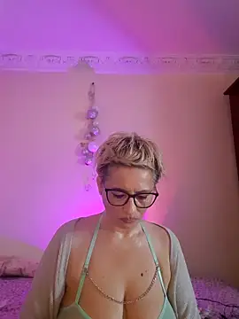 Snapshot of LunaBlaise chatting on 25, 4, 2026 LunaBlaise online show from 25, 4, 2026