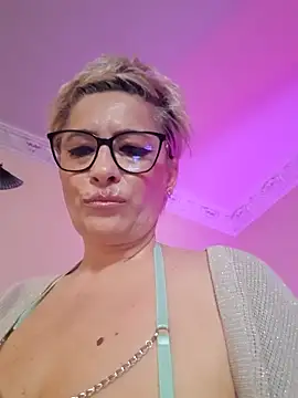 LunaBlaise online show from 17, 4, 2026