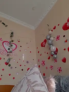 LunaBlaise online show from 3, 3, 2026