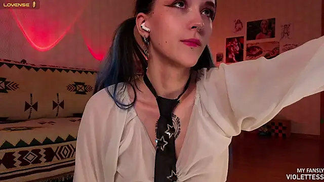Snapshot of violettess chatting on 30, 4, 2026 violettess online show from 30, 4, 2026