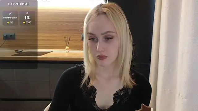 Snapshot of Bella_Villen chatting on 4, 6, 2026 Bella Villen online show from 4, 6, 2026