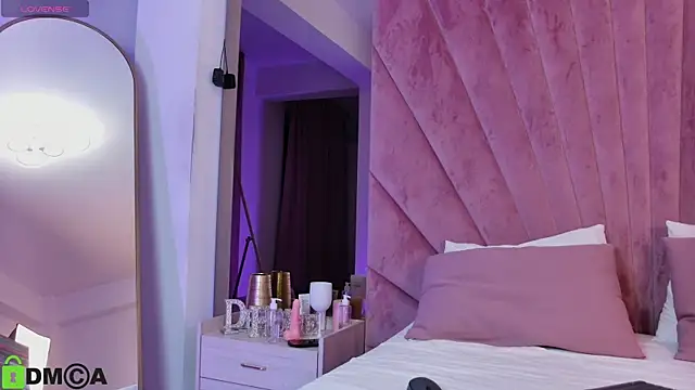 SiennaLiebe online show from 13, 3, 2026