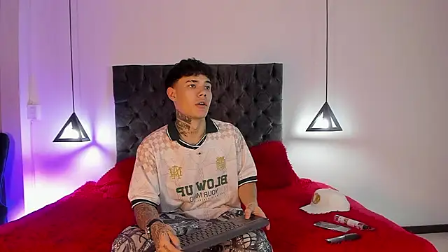 im seven online show from 28, 2, 2026