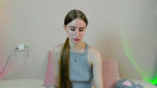 Snapshot of EllieRough chatting on 4, 5, 2026 EllieRough online show from 4, 5, 2026