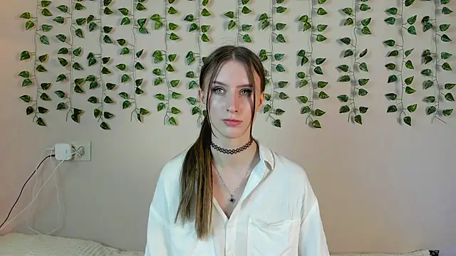 Snapshot of EllieRough chatting on 1, 6, 2026 EllieRough online show from 1, 6, 2026