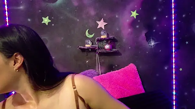 ValentinaRojass  online show from 3, 6, 2026