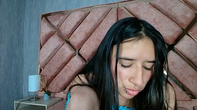 LilyRossi  online show from 29, 4, 2026